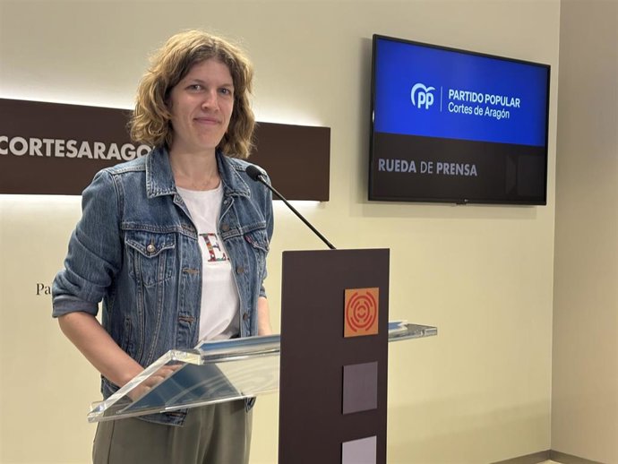 Archivo - La diputada del PP Aragón Silvia Casas.