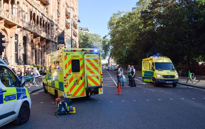 Archivo - Arquivo - 22 de agosto de 2023, Londres, Inglaterra, Reino Unido: Polícia e ambulâncias no local de um incidente na Russell Square.