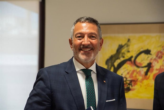 Archivo - El conseller de Empresa y Trabajo, Miquel Sàmper