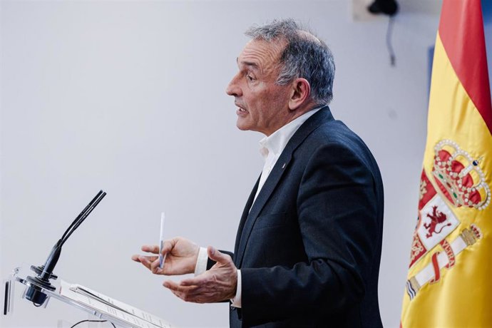 Archivo - El portavoz parlamentario de IU y diputado de Sumar, Enrique Santiago.