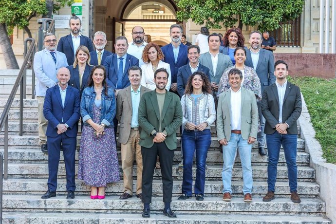 El jurado de Premios AJE en la escalinata del Museo de Málaga