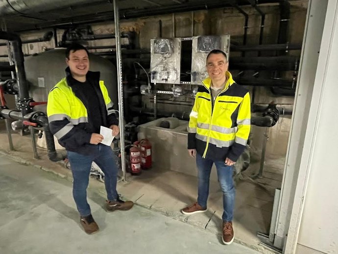 El alcalde de Corvera, Iván Fernández, a la derecha