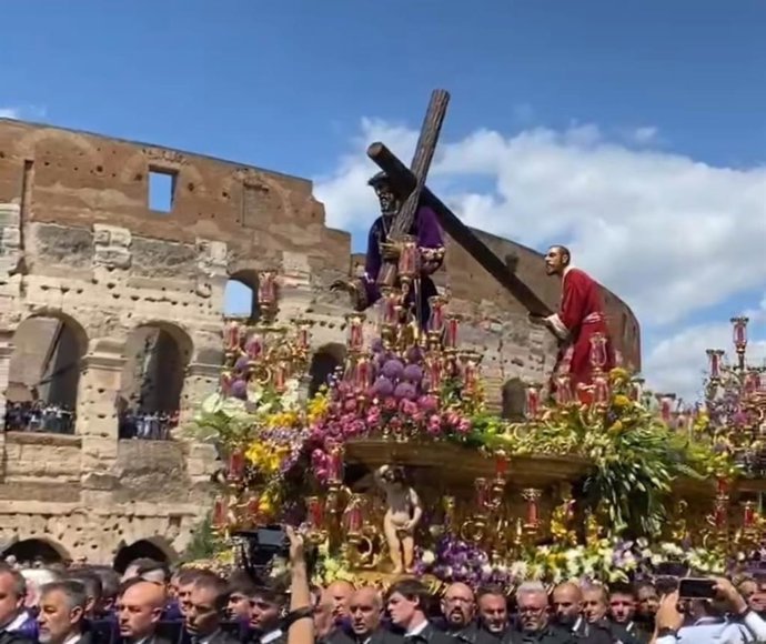 La Cofradía del Dulce Nombre de Jesús Nazareno de León vive una jornada histórica en Roma