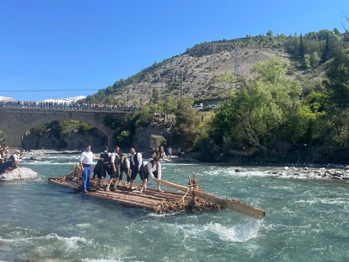 Una nabata saliendo de Laspuña