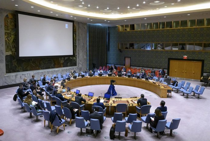 Archivo - UNITED NATIONS, March 16, 2022 -- Uma reunião do Conselho de Segurança da ONU sobre a situação na Líbia é realizada na sede da ONU em Nova York, em 16 de março de 2022. A subsecretária-geral da ONU para Assuntos Políticos, Rosemary DiCarlo, aler