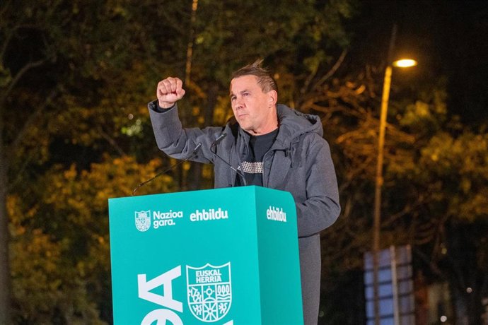 Archivo - El coordinador general de EH Bildu, Arnaldo Otegi, en un acto de la formación 