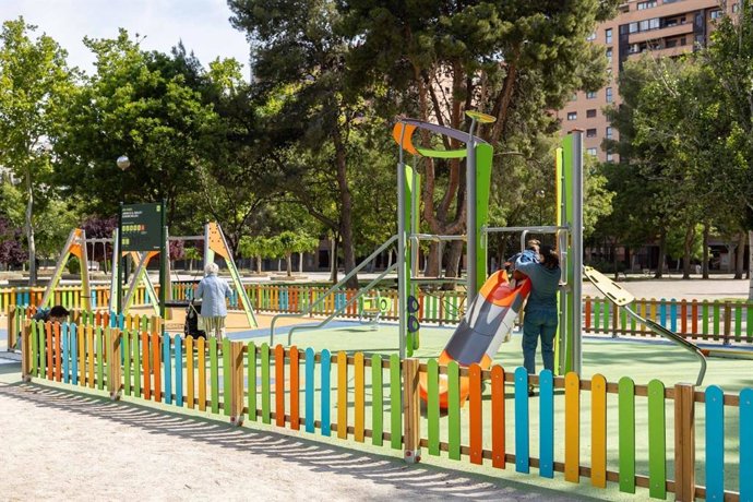Zaragoza va a renovar 15 grupos de juegos infantiles en distintos puntos de la ciudad, incluidos sus barrios rurales.