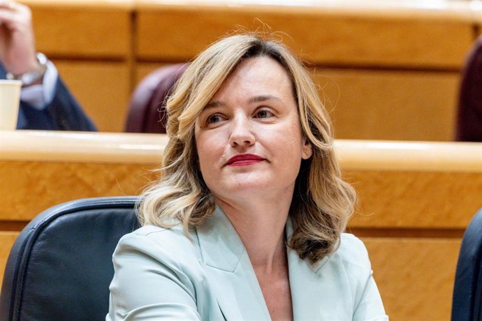 La ministra de Educación, Formación Profesional y Deportes, Pilar Alegría, durante una sesión de control al Gobierno, en el Senado, a 22 de abril de 2025, en Madrid (España).