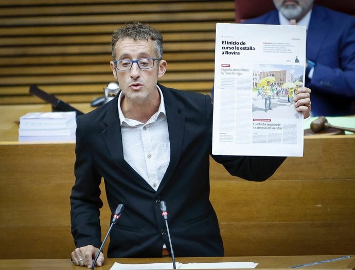 Archivo - El portavoz de Educación del PSPV-PSOE en Les Corts, José Luis Lorenz, en una imagen de archivo