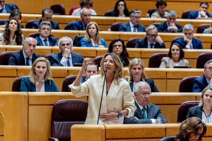 La portavoz del PP en el Senado, Alicia García, durante una sesión de control al Gobierno, en el Senado, a 22 de abril de 2025, en Madrid (España).