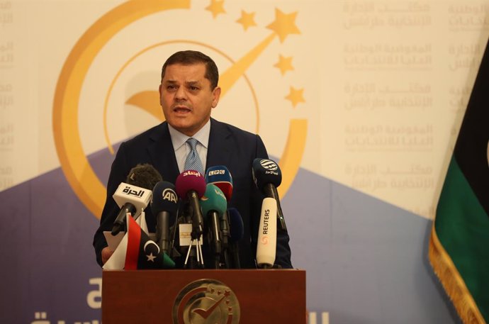Archivo - (211121) -- TRIPOLI, Nov. 21, 2021 (Xinhua) -- Libyan Prime Minister Abdul-Hamid Dbeibah attends a news conference at the headquarters of High National Elections Commission in Tripoli, Libya, on Nov. 21, 2021. Libyan Prime Minister Abdul-Hamid D