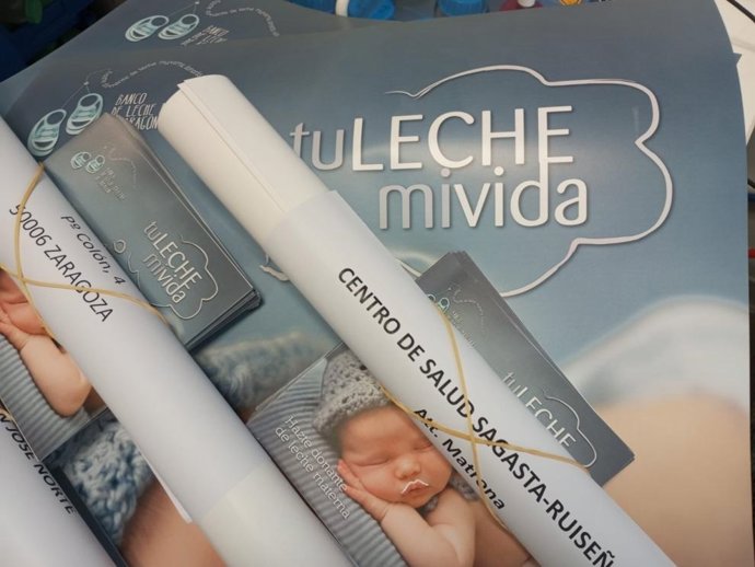 Carteles de la campaña de donación de leche materna.