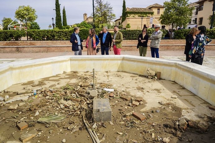 El PSOE critica el "mal estado" del Huerto del Carlos en Granada.
