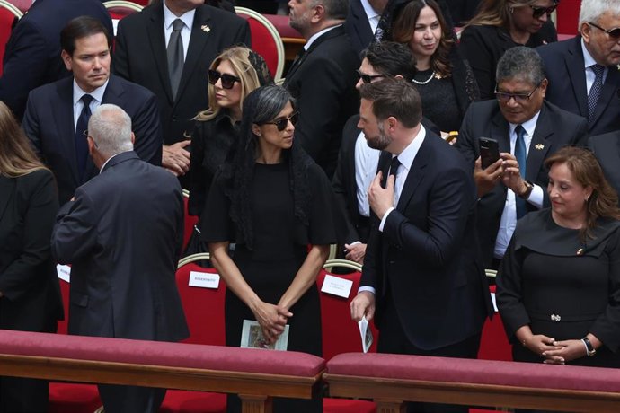 El vicepresidente de EEUU, JD Vance, y su mujer y segunda dama, Usha Vance