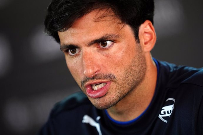 15 May 2025, Italy, Imola: Spanish Formula One driver Carlos Sainz of Williams Racing team speaks to media at the Autodromo Internazionale Enzo e Dino Ferrari, commonly known as Imola. Photo: David Davies/PA Wire/dpa