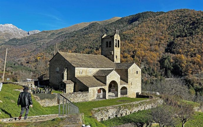 Iglesia de San Miguel de Linás de Broto.