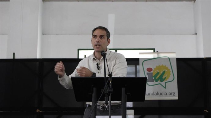 El coordinador general de IU Andalucía, Toni Valero, participa en la Asamblea de IU Jaén.
