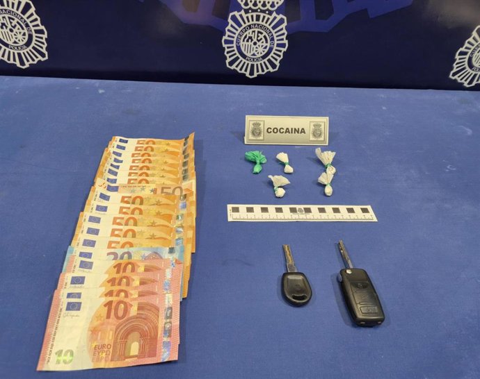 Dinero y estupefacientes intervenidos al hombre detenido en la plaza Circular de Valladolid