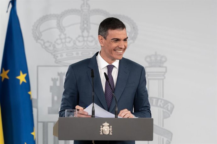 O Presidente do Governo, Pedro Sánchez, comparece perante a mídia no Palácio Moncloa, em 29 de abril de 2025, em Madri (Espanha). Tanto a reunião do Conselho de Segurança Nacional quanto o Conselho de Ministros abordaram exclusivamente a questão da