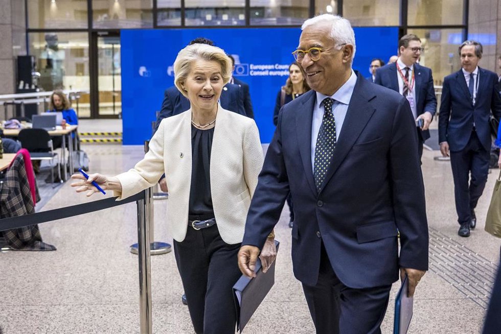 Archivo - La presidenta de la Comisión Europea, Ursula Von der Leyen, junto al presidente del Consejo Europeo, António Costa