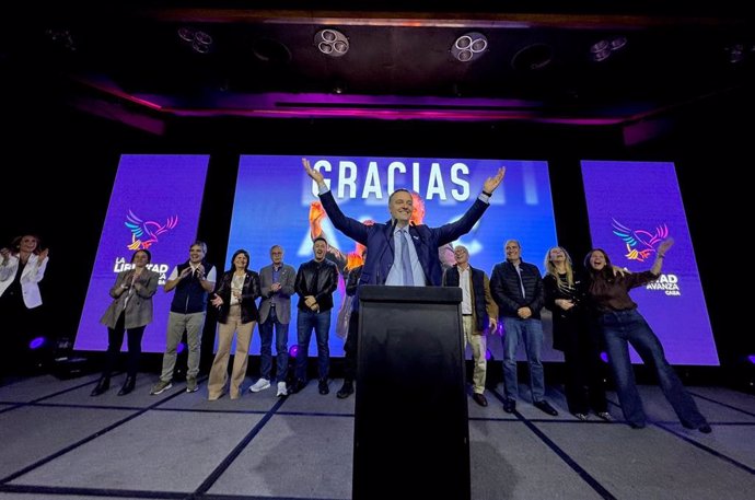 El candidato de La Libertad Avanza y portavoz presidencial, Manuel Adorni