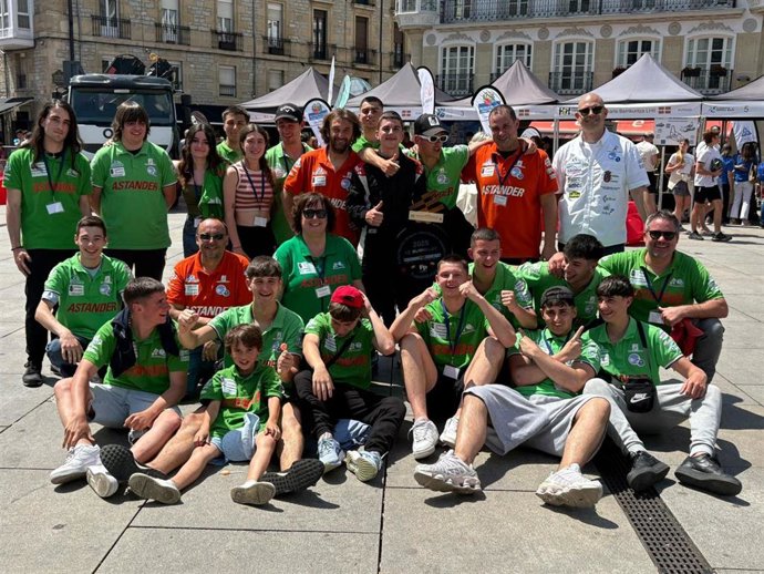 Un equipo cántabro de FP gana la competición Euskelec de coches eléctricos