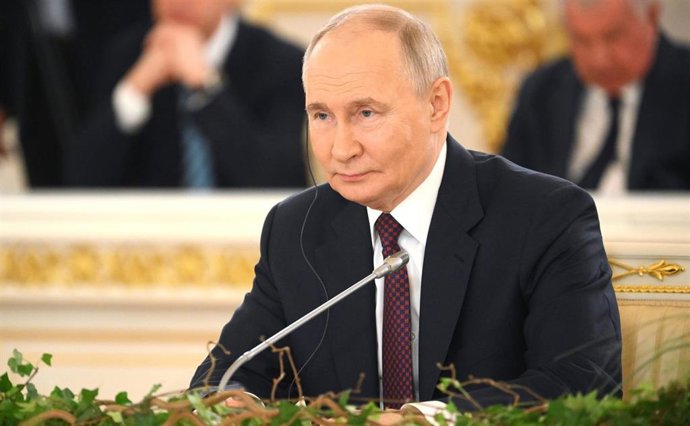 El presidente de Rusia, Vladimir Putin, durante un encuentro en el Kremlin con su homólogo de China, Xi Jinping (archivo)