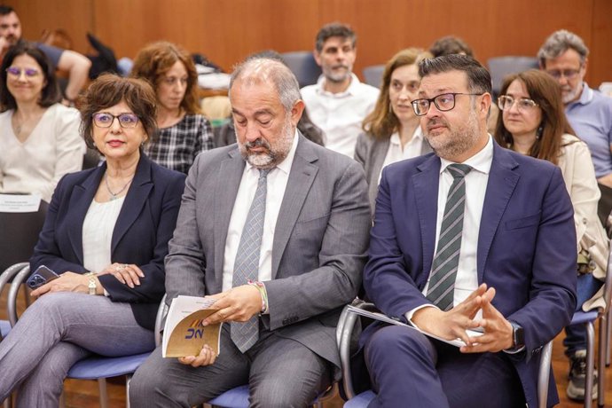 El Consejero De Educación, Cultura Y Deportes, Amador Pastor, Asiste A Las Jornadas De Investigación E Innovación De Contratos Postdoctorales