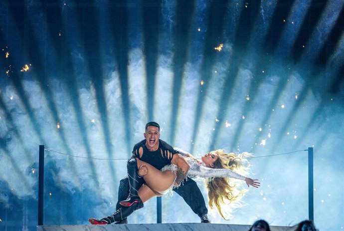 Melody en su actuación en Eurovisión 