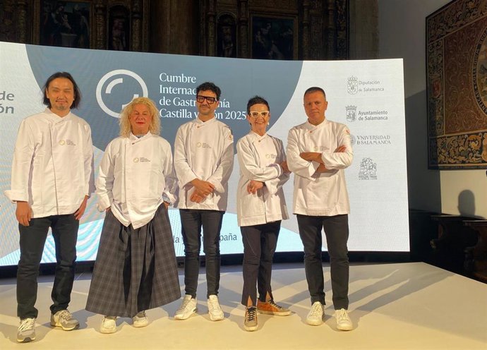 Algunos de los cocineros que participan en la Cumbre de la Gastronomía que se celebra en Salamanca.