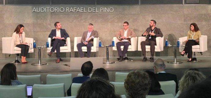 El gerente del Inibica, Julio Ríos de la Rosa, en la Conferencia Anual de las Plataformas Tecnológicas de Investigación Biomédica.