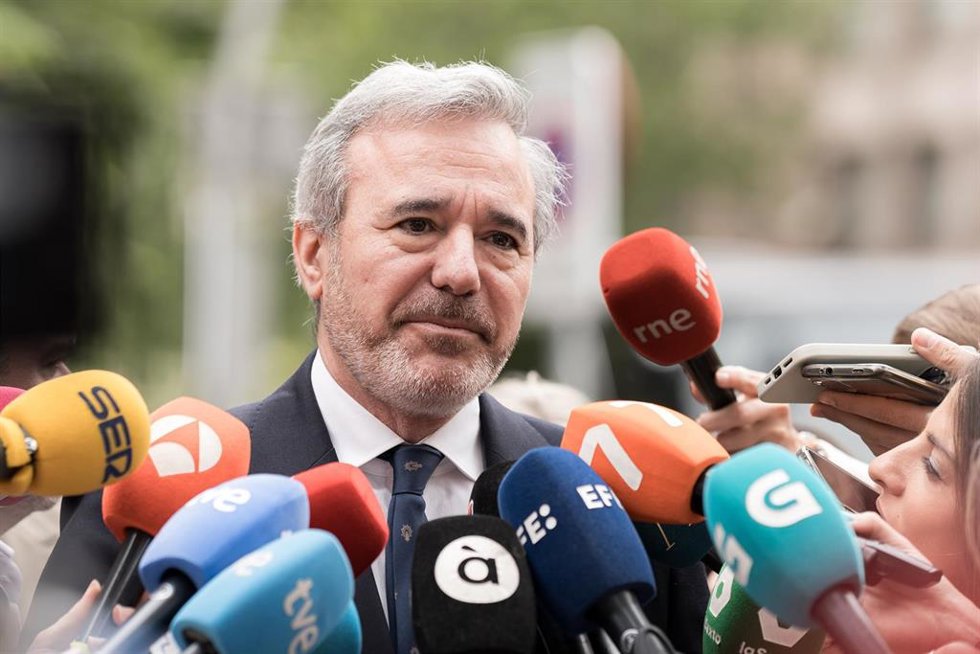 El presidente de Aragón, Jorge Azcón,  a su llegada a la reunión de la Junta Directiva Nacional del Partido Popular (PP) en la sede de calle Génova, a 19 de mayo de 2025, en Madrid (España).