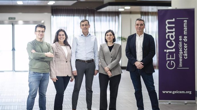 Archivo - Nueva Junta Directiva de GEICAM. De izq a dcha: Ángel Luis Guerrero-Zotano, tesorero; Eva Carrasco, directora científica del Grupo; Ander Urruticoeche, presidente; Sara López-Tarruella Cobo, vicepresidenta; José Ángel García Sáenz, tesorero.