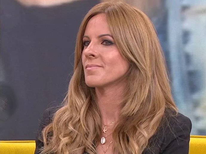 Lali Torres ha zanjado la polémica sobre sus imágenes con Bertín Osborne en 'Espejo Público'