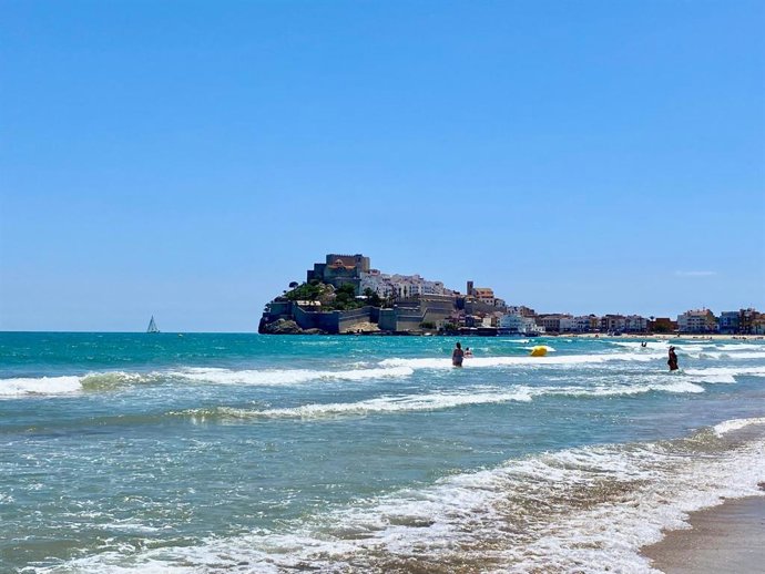 Archivo - Playa de Peñíscola (Castellón) en imagen de archivo