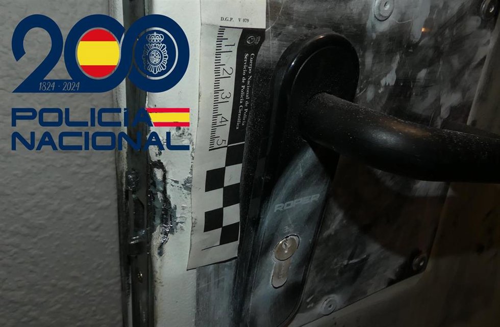 Cerradura forzada en un trastero de Avilés.
