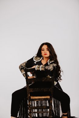 Reyes Carrasco clausura 'Les Arts és Flamenco' con su homenaje a 'La Niña de los Peines'