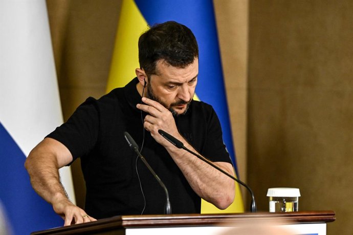 Archivo - Arquivo - 02 de setembro de 2024, Ucrânia, Zaporizhzhia: O presidente da Ucrânia, Volodymyr Zelenskyy, participa de uma coletiva de imprensa conjunta com o primeiro-ministro da Holanda, Dick Schoof, em Zaporizhzhia. Foto: -/Ukrinform/dpa