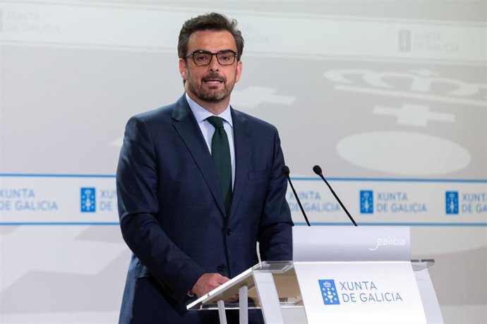 O conselleiro de Presidencia, Xustiza e Deportes, Diego Calvo, en rolda de prensa após o Consello da Xunta.