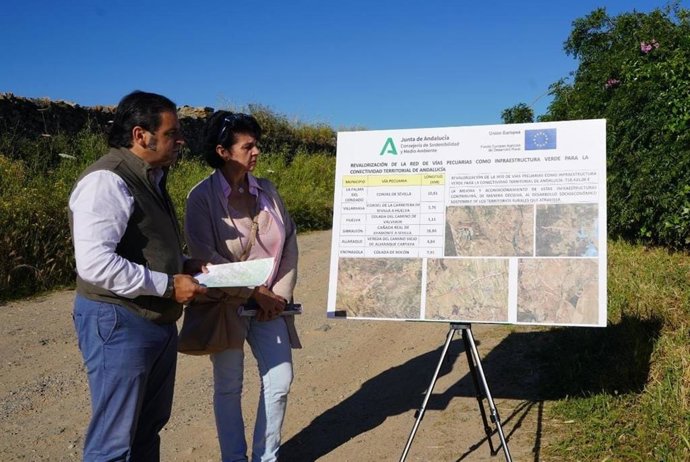Visita del delegado de Sostenibilidad y Medio Ambiente de la Junta en Huelva, Pedro Yórquez, a Encinsola.
