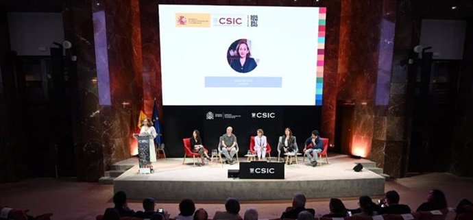 La presidenta del CSIC durante el acto de presentación del Plan.