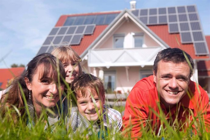 La zona fotovoltaica de Celéctricos incorpora nuevas soluciones para instalaciones solares seguras