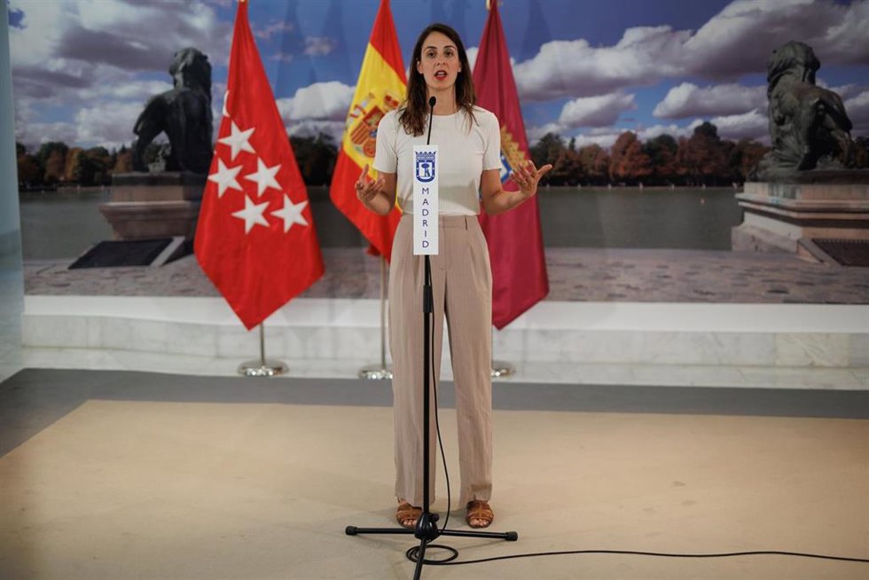 Archivo - La portavoz de Más Madrid en la Asamblea de Madrid, Rita Maestre, ofrece declaraciones a los medios tras un pleno en el Ayuntamiento de Madrid, a 23 de julio de 2024, en Madrid (España).