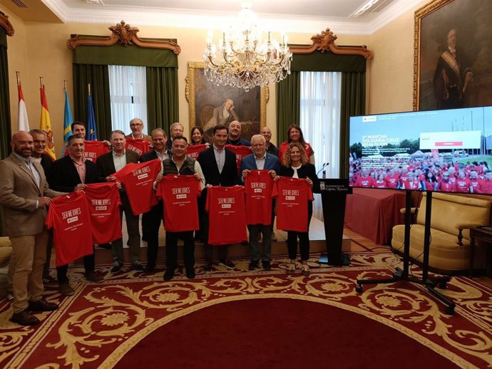 Presentación de la II Marcha Solidaria Cruz Roja en el Ayuntamiento de Gijón.