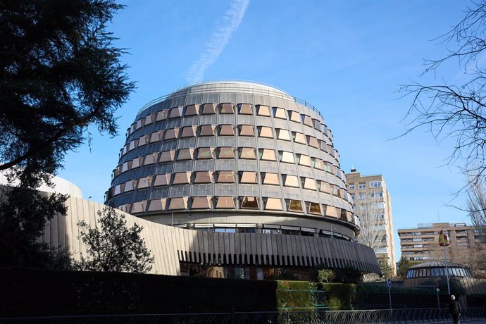 Archivo - Imagen de archivo de la fachada del Tribunal Constitucional.