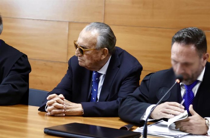 El expresidente de la Diputación Carlos Fabra durante el juicio