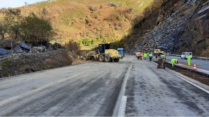 Obras en la autopista del Huerna (AP-66).