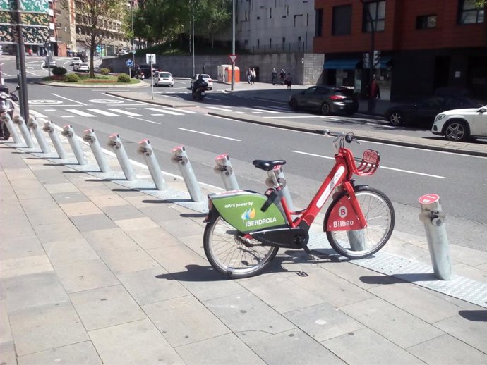 Archivo - Una bicicleta del servicio Bilbaobizi