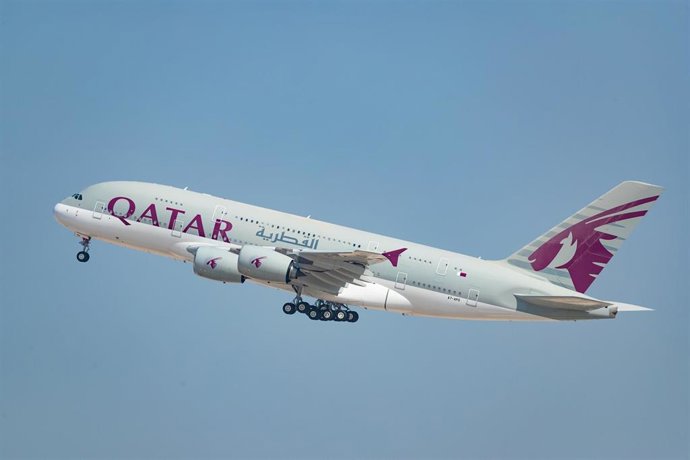 Archivo - Avión de Qatar Airways