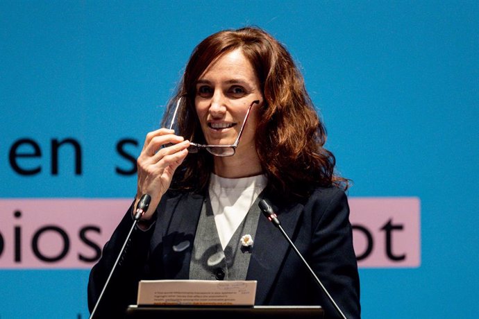 Archivo - La ministra de Sanidad, Mónica García, interviene durante la inauguración del encuentro 'Equidad en Salud y Principios Marmot', en el Ministerio de Sanidad, a 26 de marzo de 2025, en Madrid (España). El profesor Michael Marmot ha impartido esta 